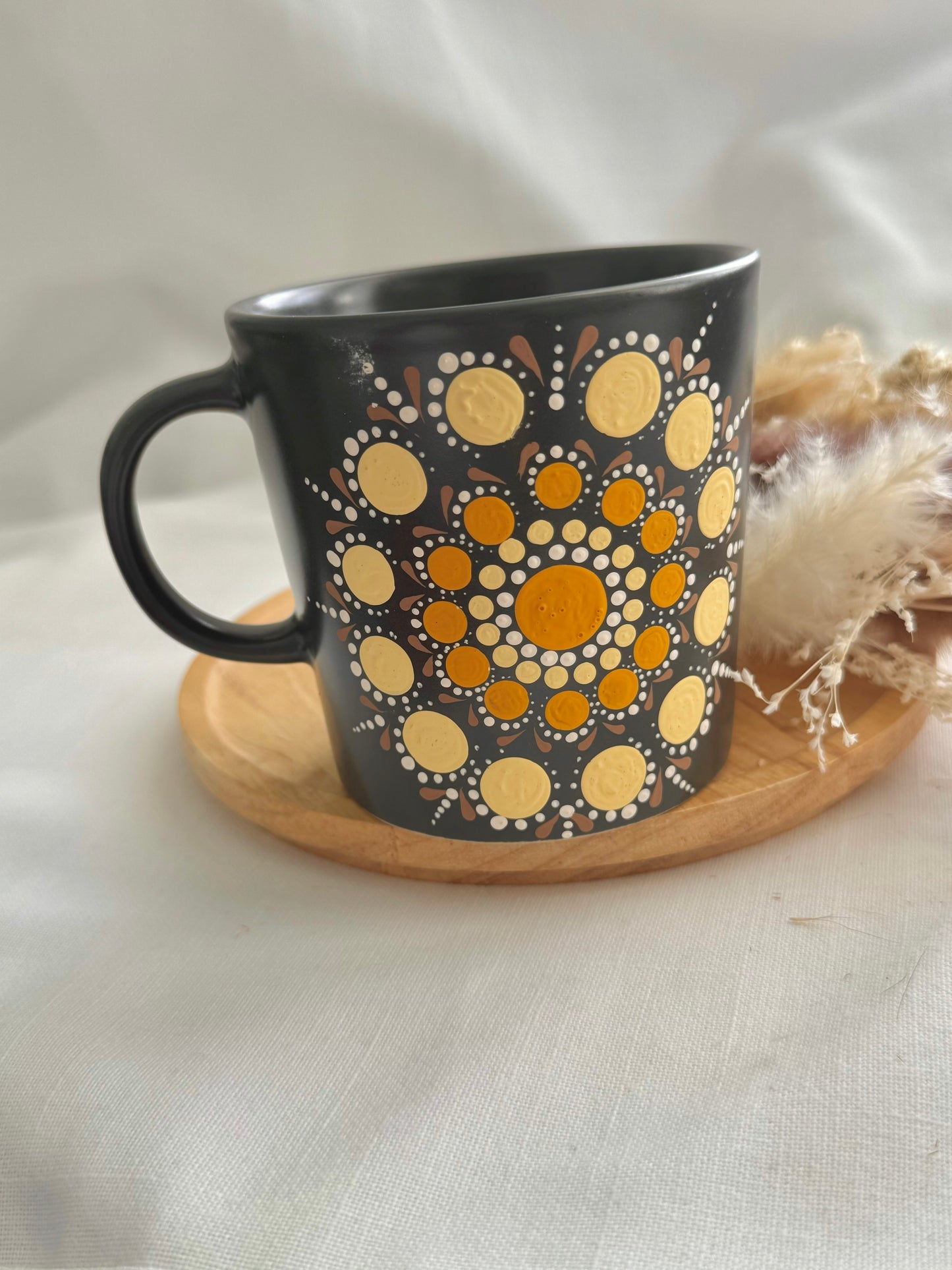 Handbemalte Mandala-Tasse - Einzigartig und Spülmaschinenfest - Gelb