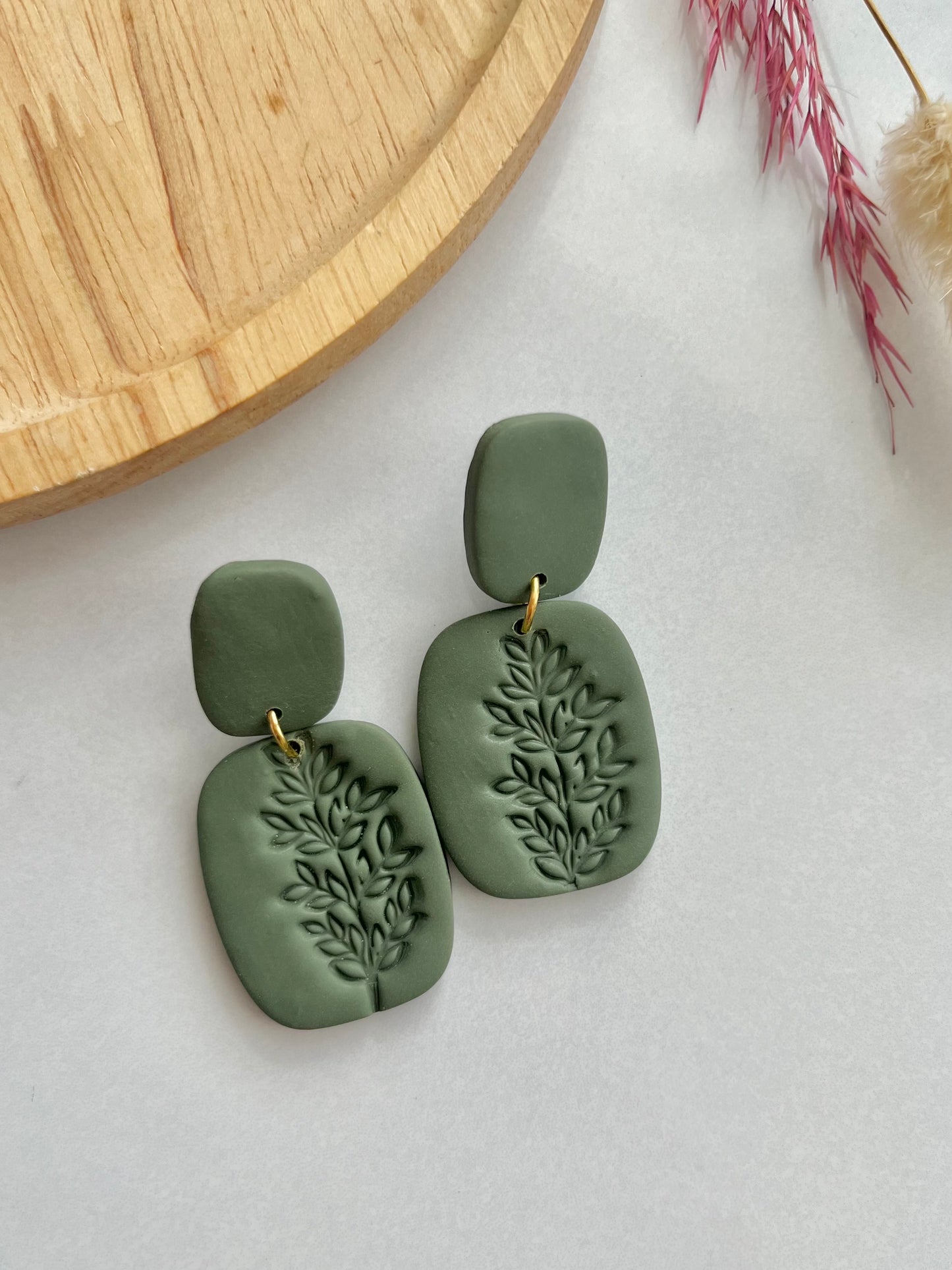 Ohrstecker hängend I Polymer Clay Ohrringe I Kakigrün